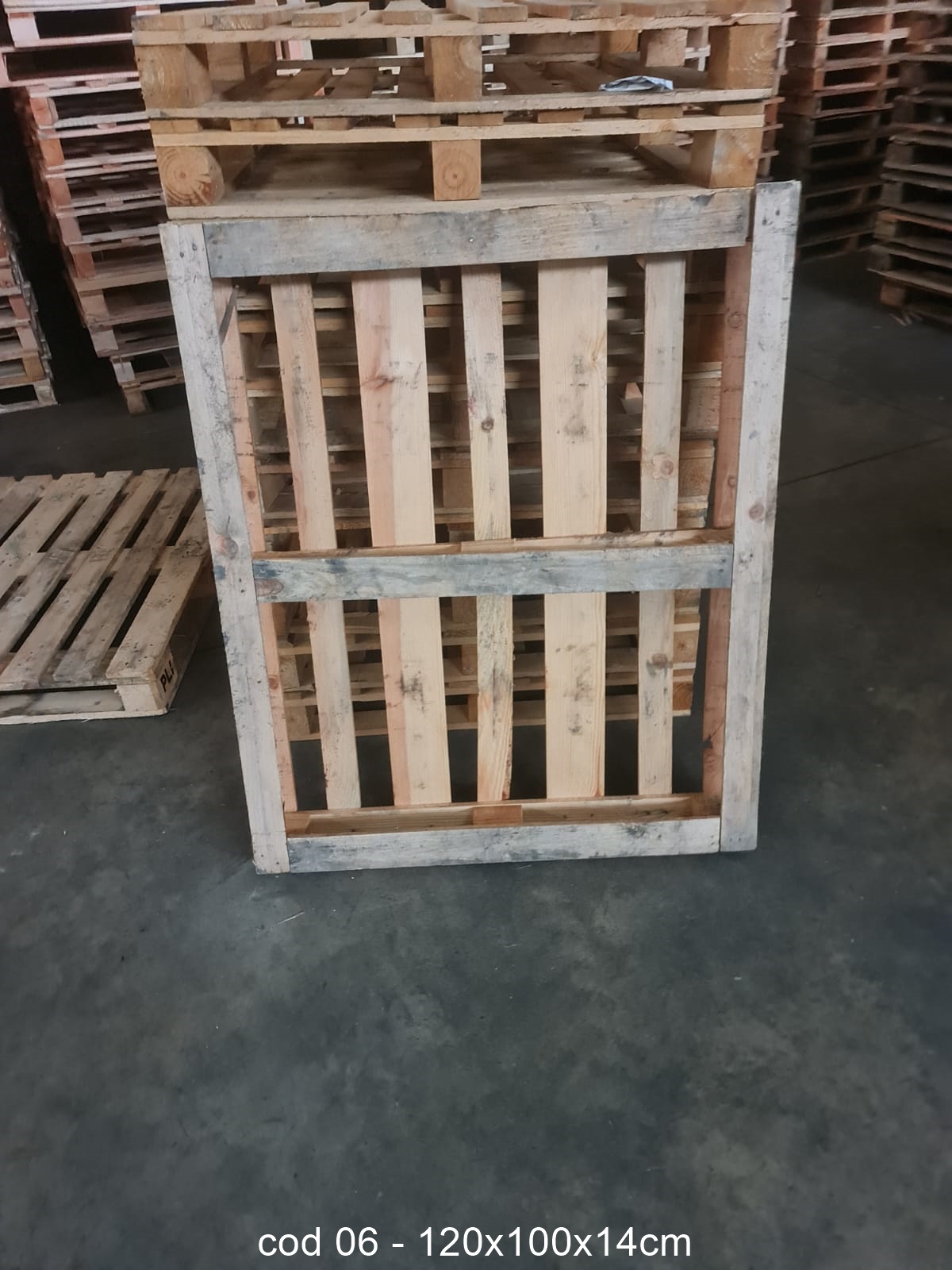 PALLET DESCARTAVEL 1,00 X 1,20 — foto real do catálogo R Ximenes em Contagem MG