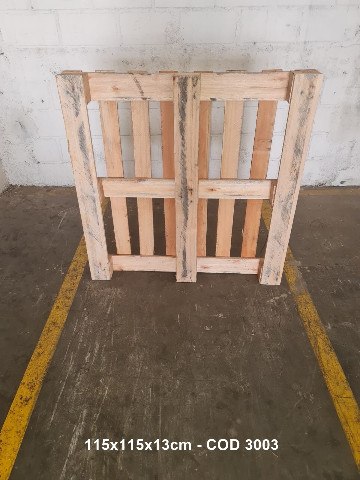PALLET DESCARTAVEL 1,15 X 1,15 — foto real da R Ximenes em Contagem MG — vista 2