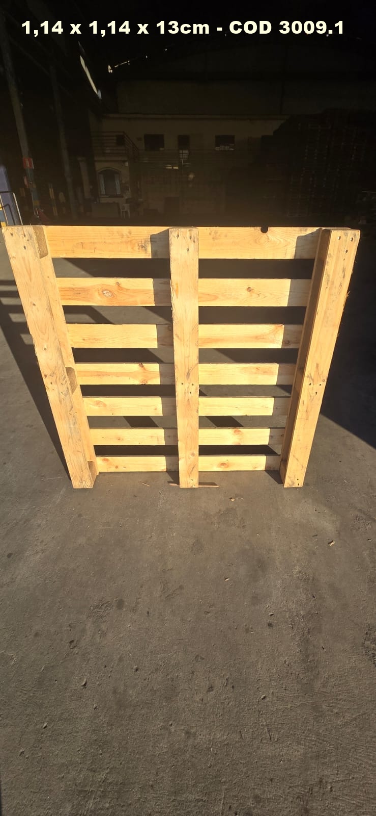 PALLET DESCARTAVEL 1,14 X 1,14 — foto real da R Ximenes em Contagem MG — vista 2