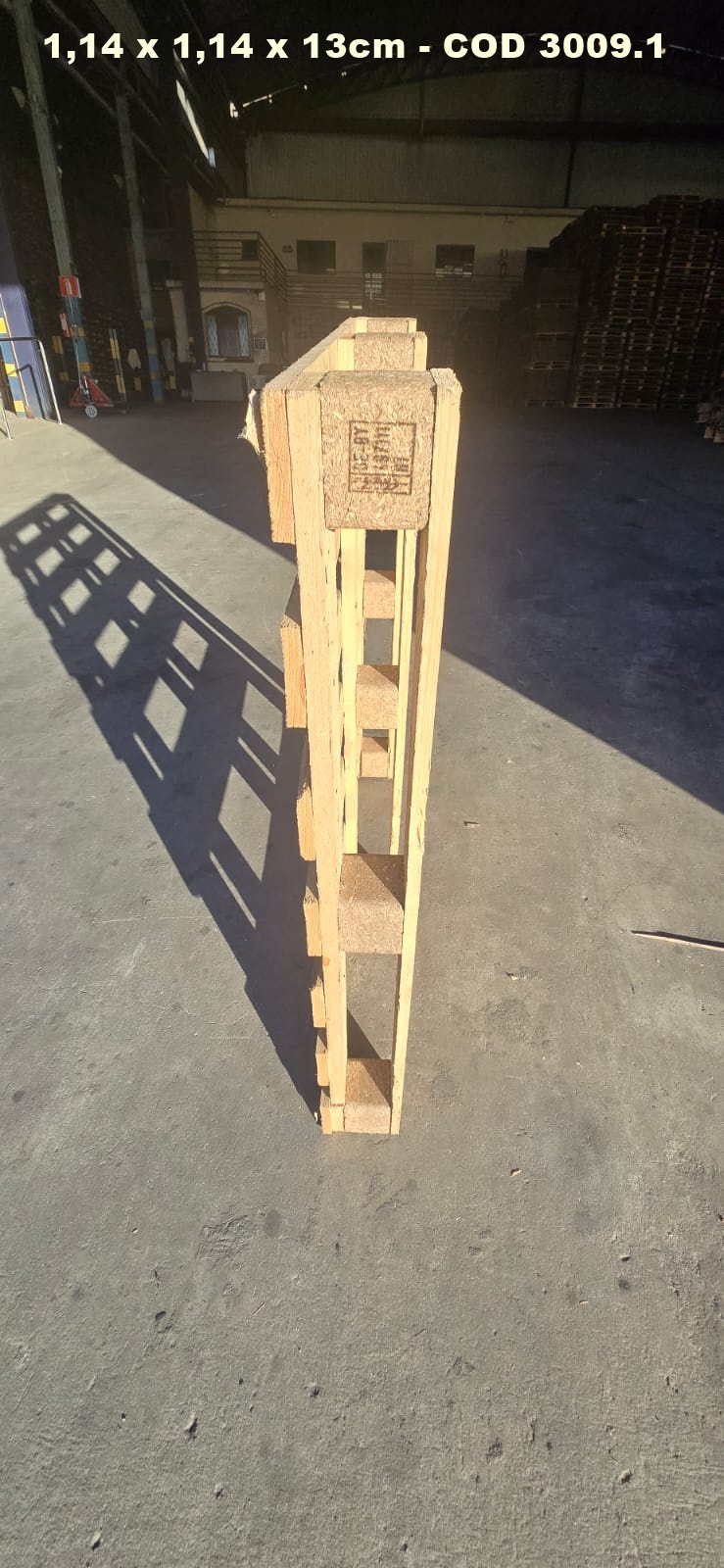 PALLET DESCARTAVEL 1,14 X 1,14 — foto real da R Ximenes em Contagem MG — vista 3