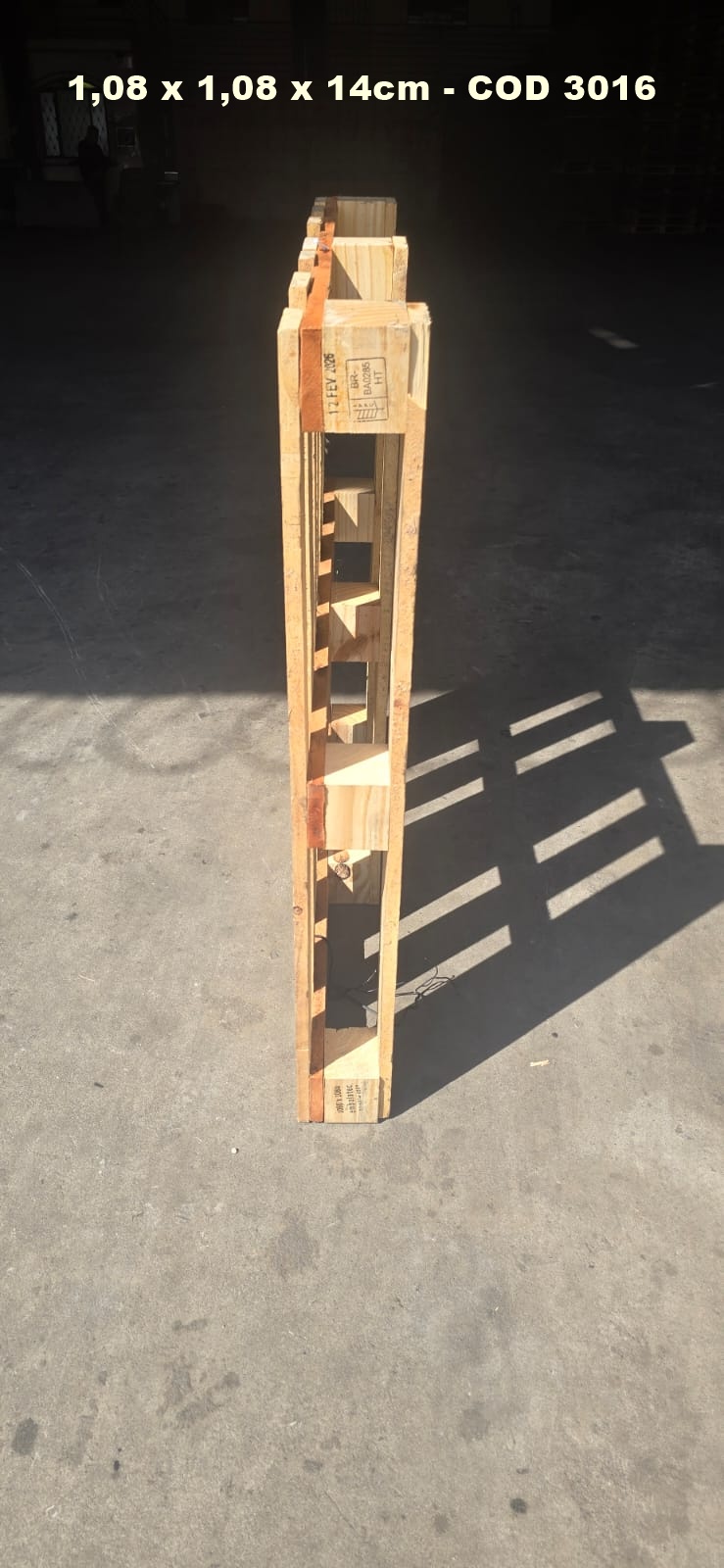 PALLET DESCARTAVEL 1,08 X 1,08 — foto real da R Ximenes em Contagem MG — vista 3