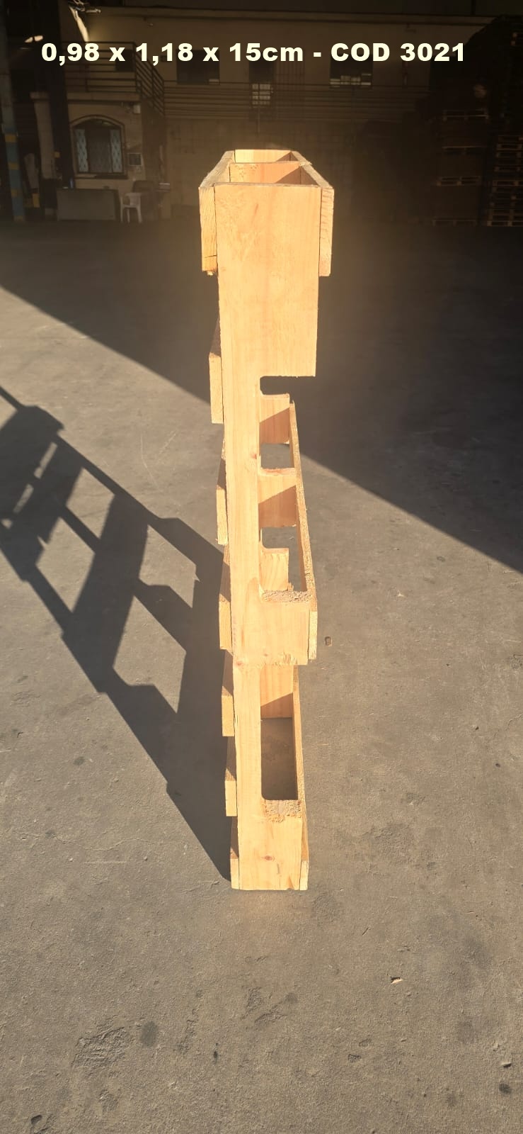 PALLET DESCARTAVEL 0,98 X 1,18 — foto real da R Ximenes em Contagem MG — vista 3