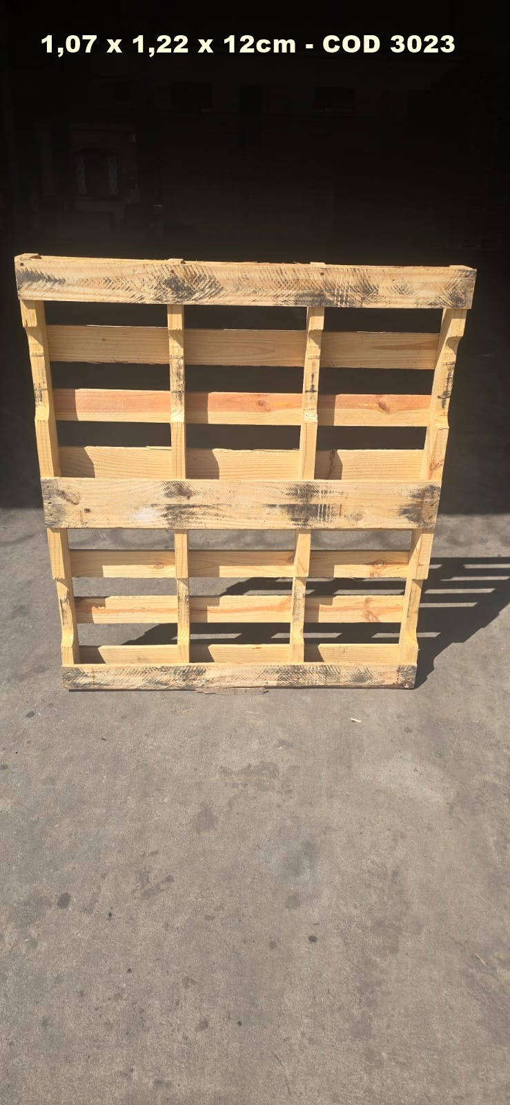 PALLET DESCARTAVEL 1,07 x 1,22 — foto real da R Ximenes em Contagem MG — vista 2