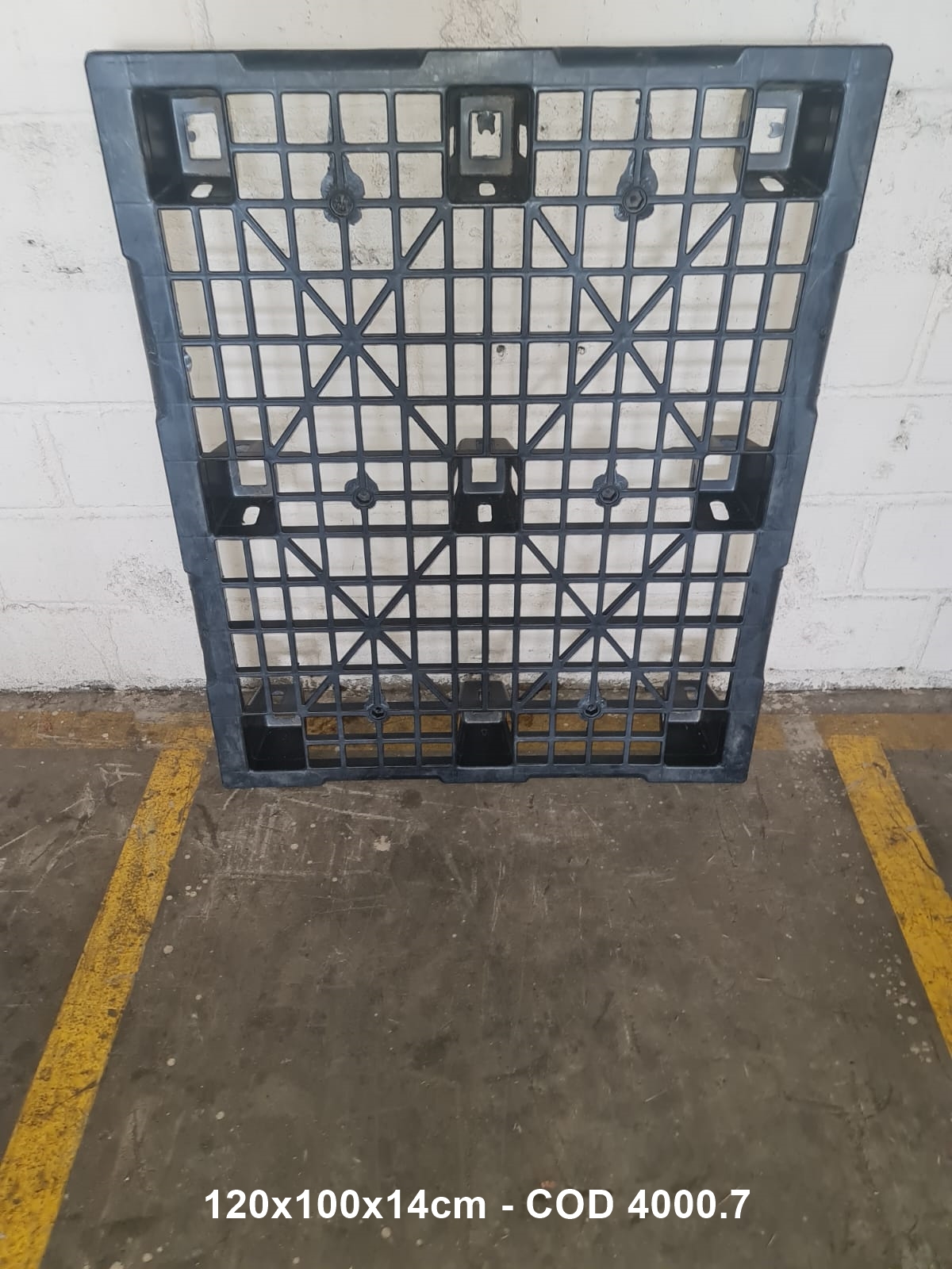 Como avaliar PALLET PLASTICO 1,00 X 1,20 COD 33 para sua operação